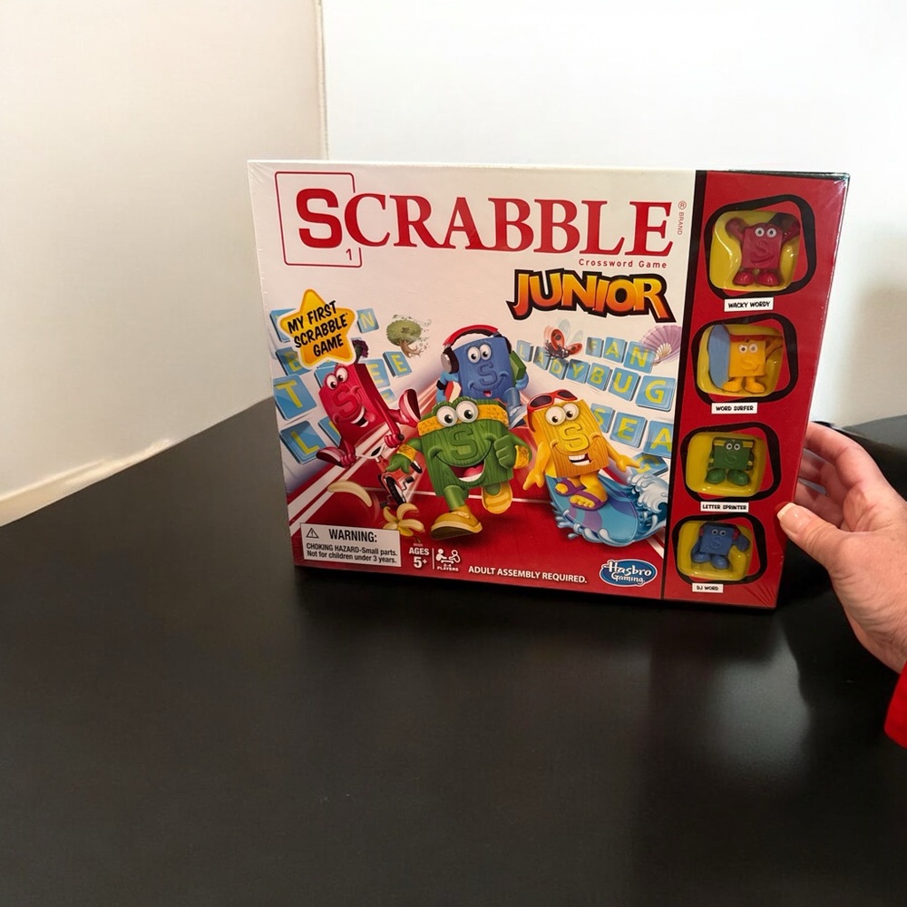 Hasbro  Scrabble Junior Puzzle Game
